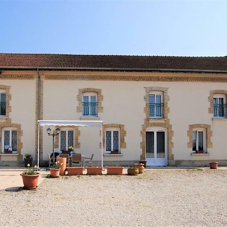 Bed and Breakfast La Janenquelle Sarry  Экстерьер фото