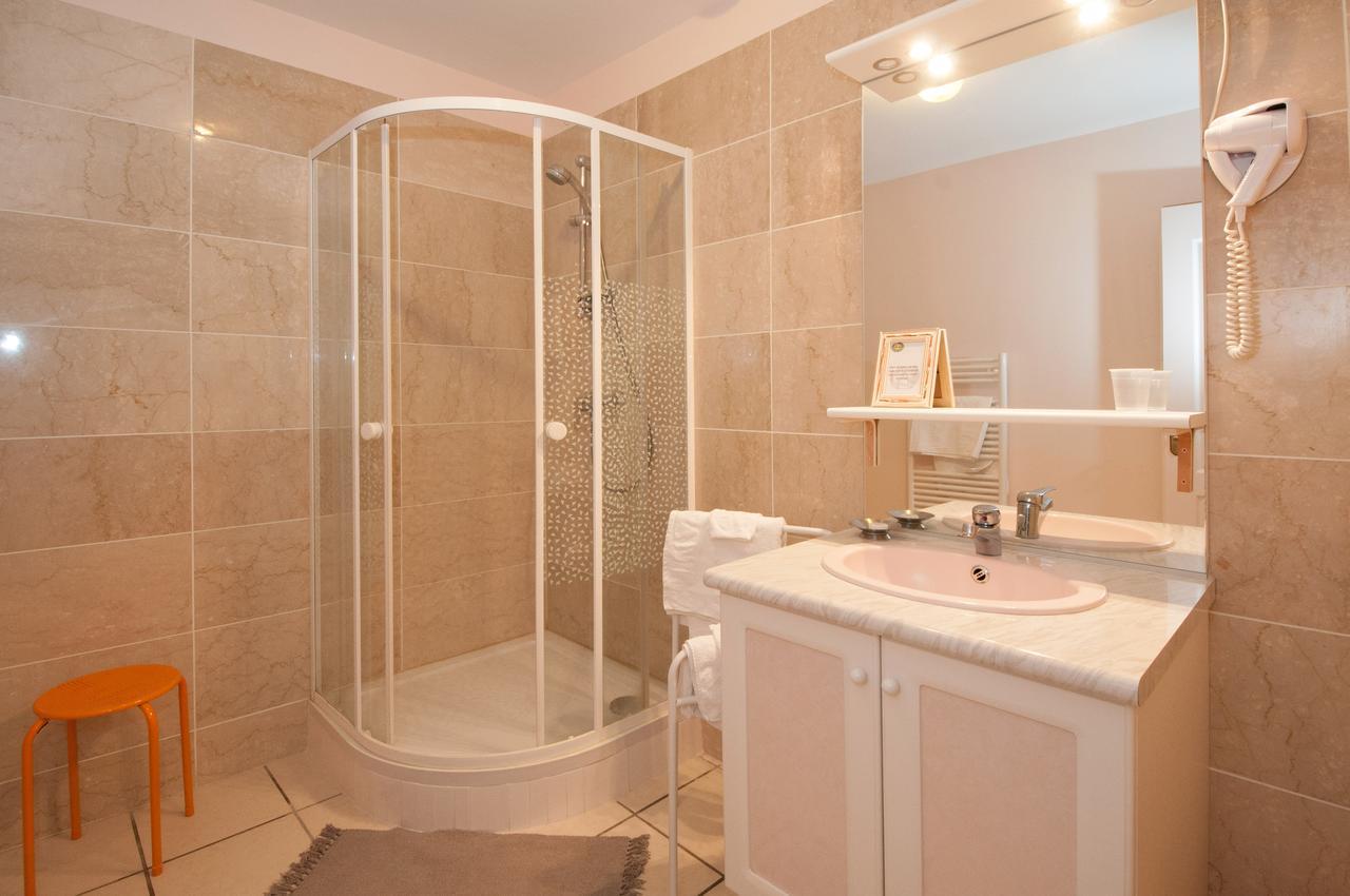 Bed and Breakfast La Janenquelle Sarry  Экстерьер фото