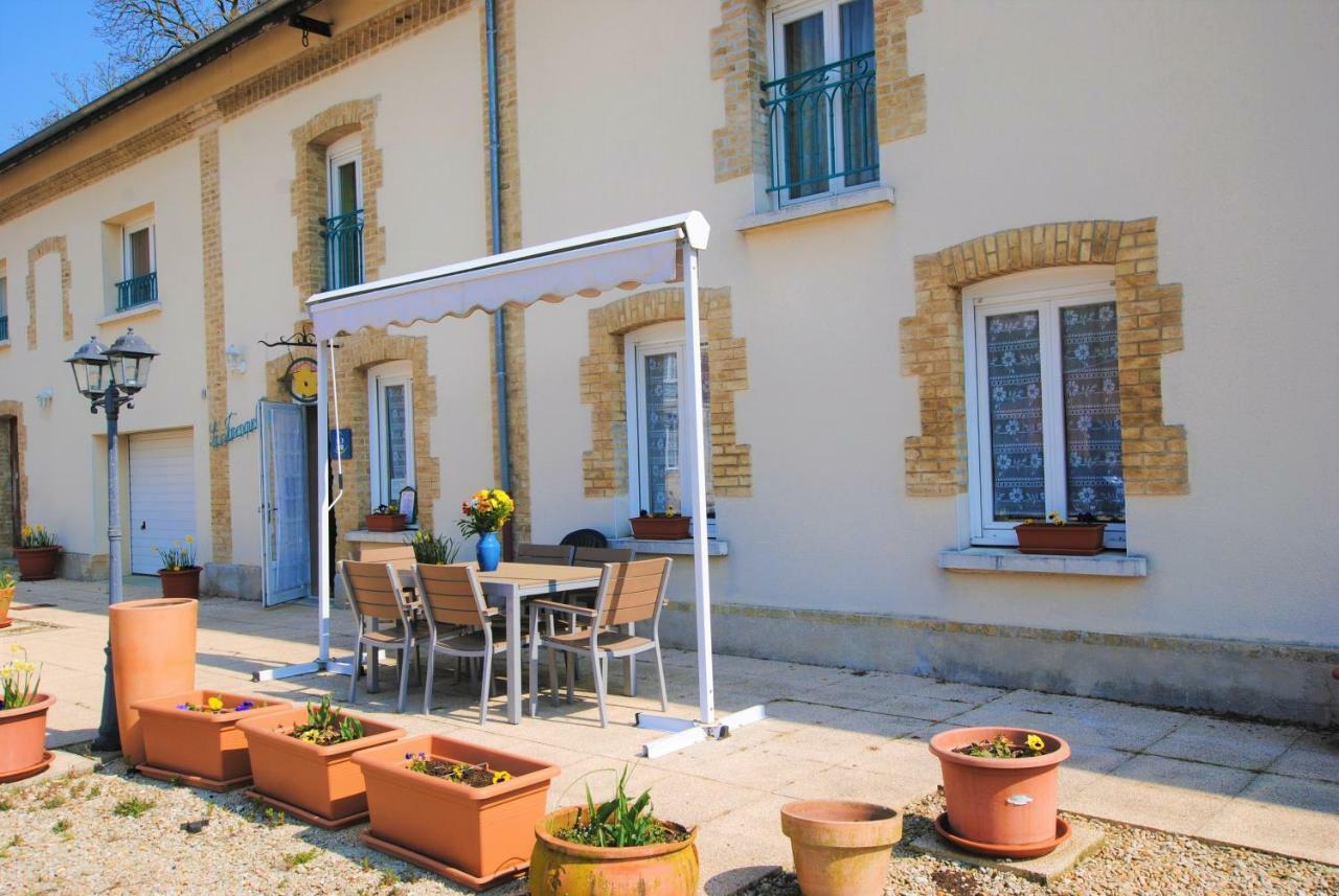 Bed and Breakfast La Janenquelle Sarry  Экстерьер фото