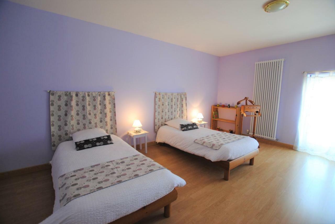 Bed and Breakfast La Janenquelle Sarry  Экстерьер фото