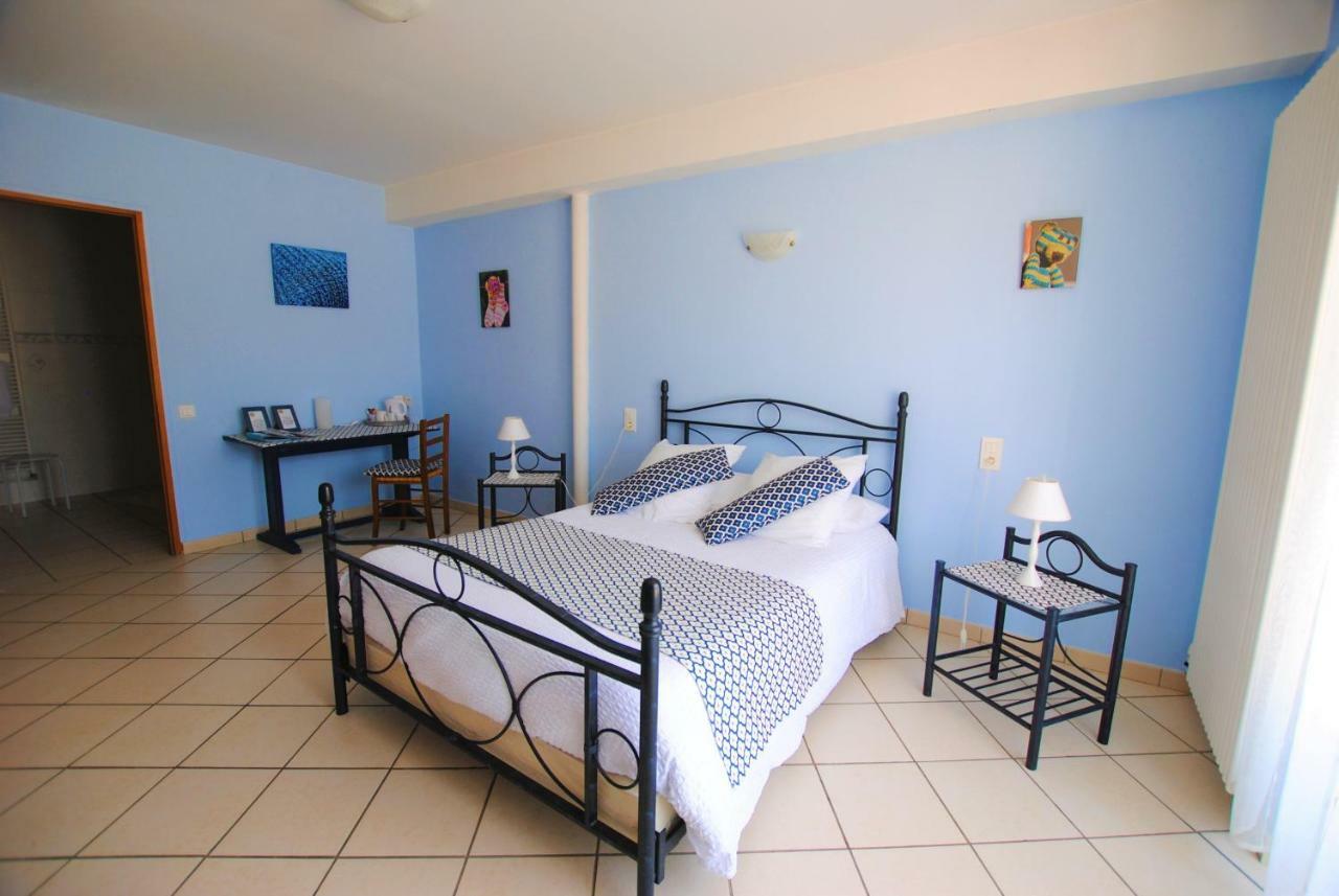 Bed and Breakfast La Janenquelle Sarry  Экстерьер фото