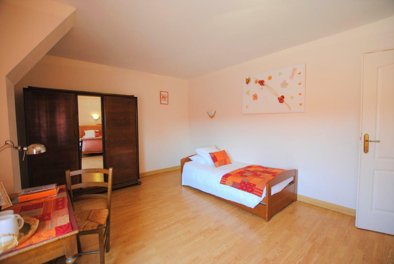 Bed and Breakfast La Janenquelle Sarry  Экстерьер фото